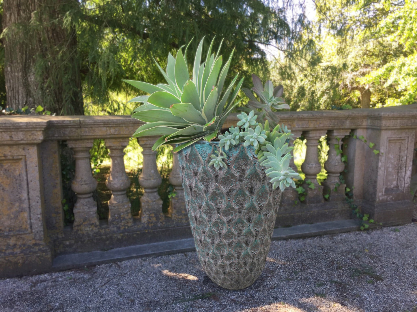 Bellview- Stoneware Planter