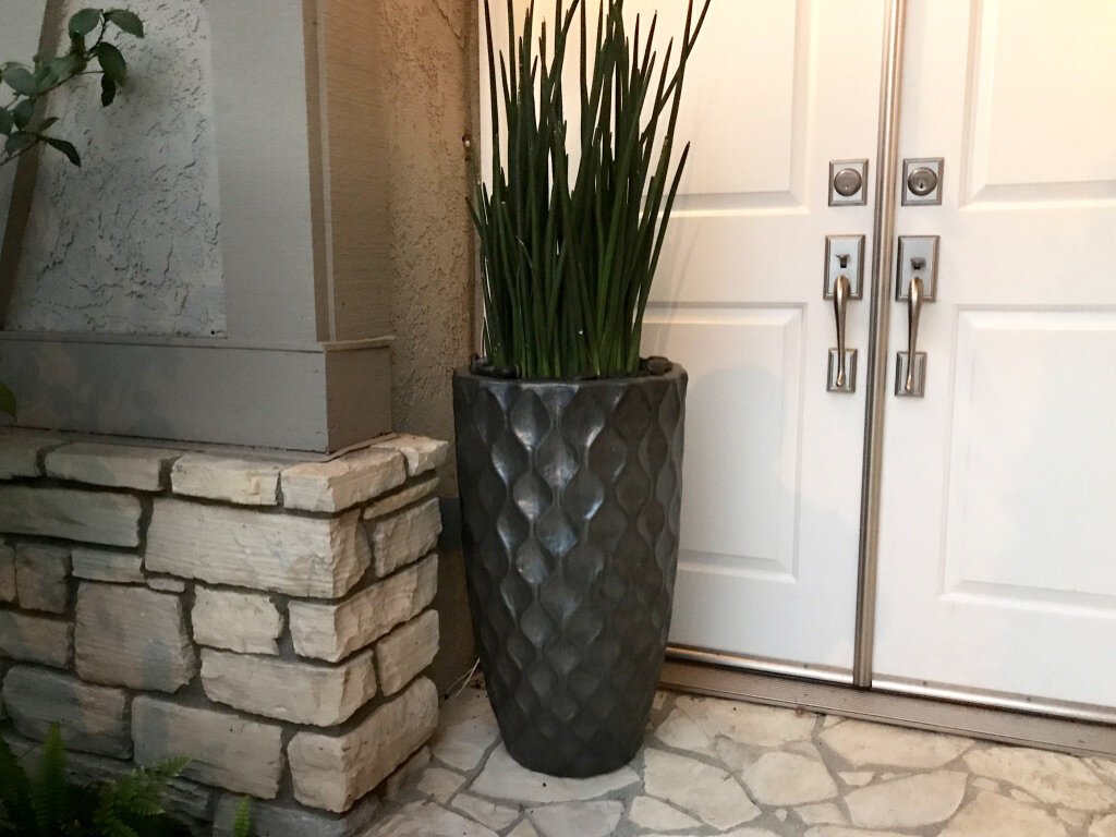 Bellview- Stoneware Planter